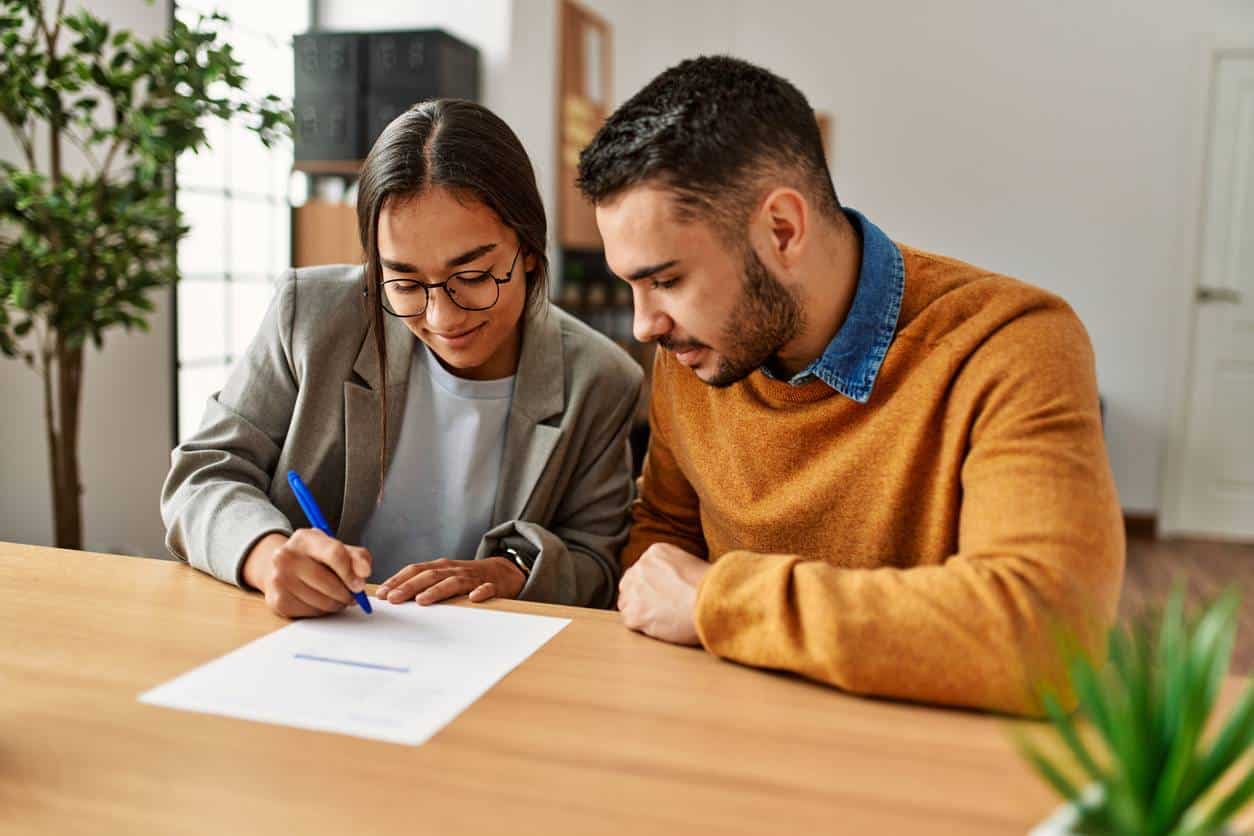 Signature d'un contrat de location saisonnière